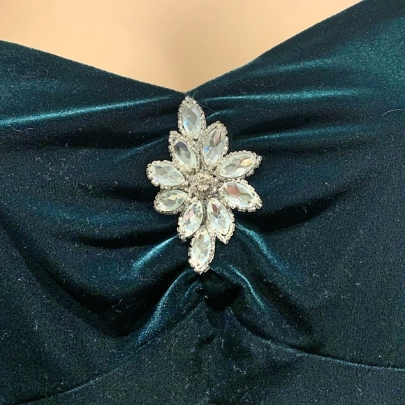 IGIGI Jeweled Velvet Party Dress Plus 22/24 Green Bra-Friendly, 3/4 Sleeves NWOT - Picture 7 of 11